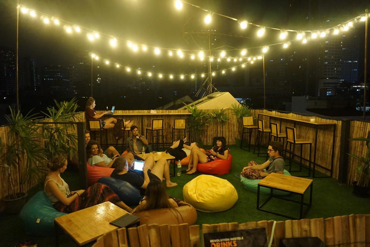 Revolution Hostel Asoke Banguecoque Exterior foto
